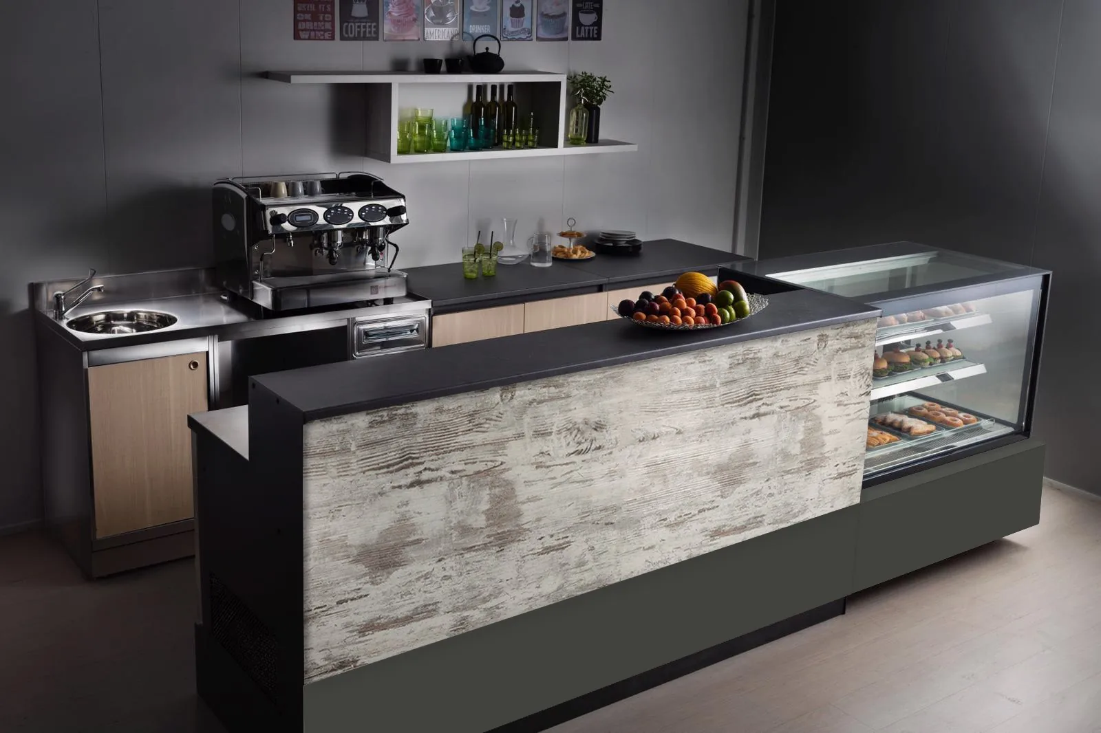 Banco bar Turn-Key con retrobanco, macchina espresso, vetrina refrigerata e frontale su misura